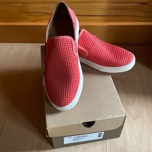 NWB OluKai Pehuea Slip On 8.5 Women’s